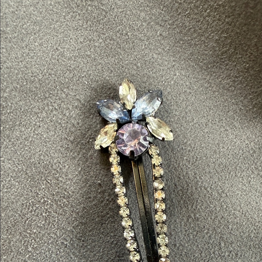 Floral Rhinestone Hair Clip - Picture 2 of 2